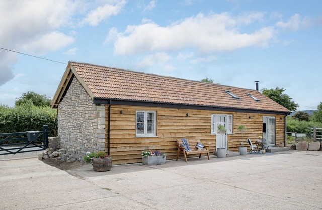 Woodsmoke - A beautifully restored 200-year-old stone barn