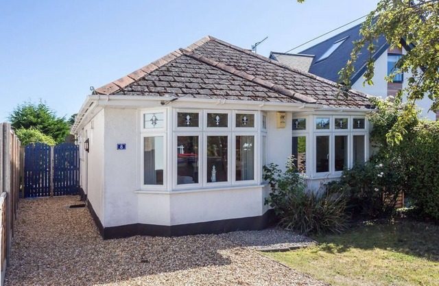 Woodstock - Short Drive to Sandbanks Beach