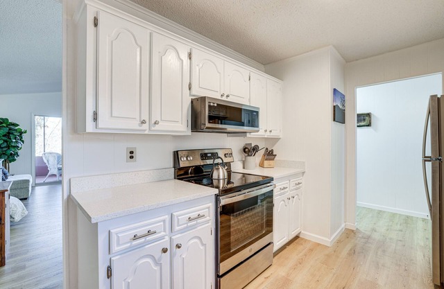 Woodsy Bella Vista Vacation Rental w/Game Room!