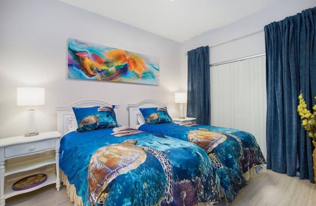 World Tennis Club/Pickleball/Heated Pool/Hot Tub/Sauna. n1st floor condo.