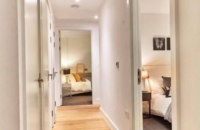 Wow! 2 Bedr/3 Beds in the Heart of Covent Garden