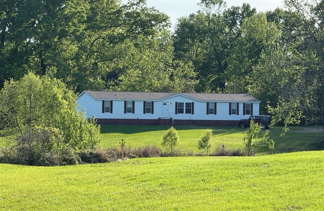 Wow 3 hotel rooms in 1 perfect stay over, thru Hinds County, Pets are allowed!