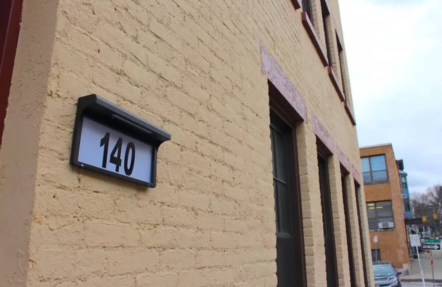 WOW ★ Bright Apt ★ PRIME downtown Walk Everywhere