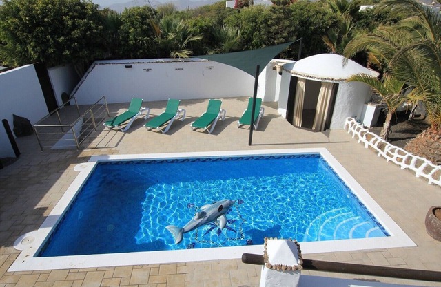 Wow! Contempory Rustic,2 Bed, H/pool, WIFI, H/tub, jacuzzi Sheer Luxury