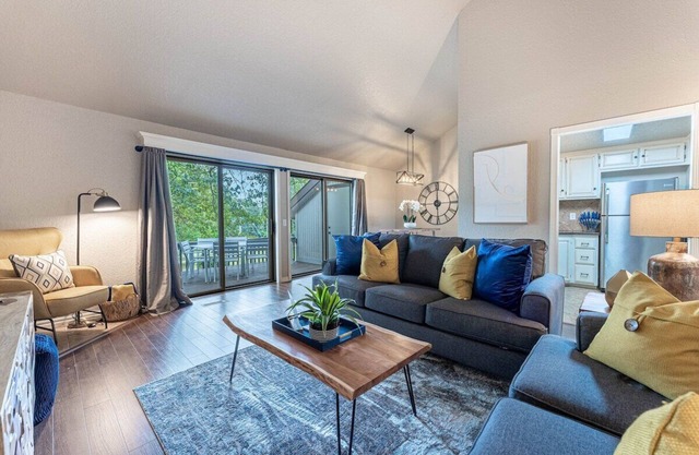 WOW! Fully Updated Golf, Biking/Walking Trail Front, Townhome. Bike Storage.