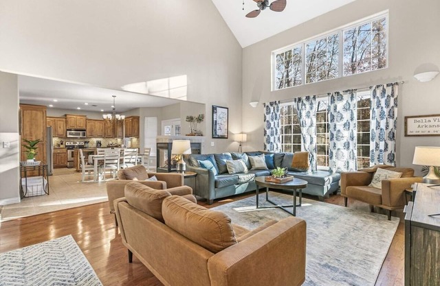 WOW! Large Home; Jump Right On Bike Trails, Golf & More!