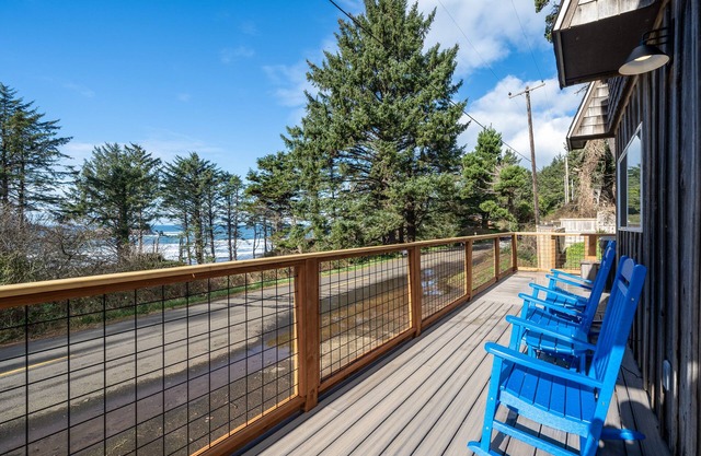 Wrap around sunset deck & hot tub! Steps from surf & tidepools too.