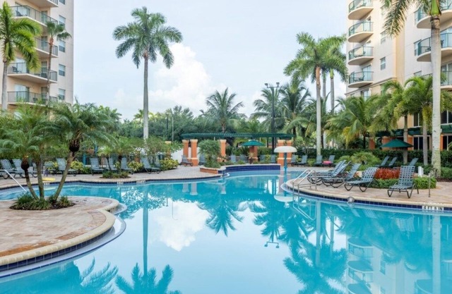 Wyndham Palm-Aire - Luxurious 2 Bedroom Condo