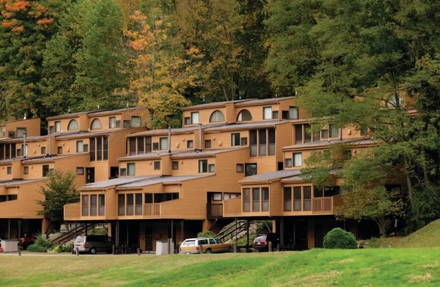 Wyndham Shawnee Village | 2BR/2BA Balc Queen Suite