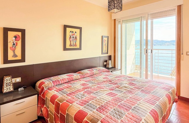 XILGAR Apt Raxo Beach, with views one minute from the beach