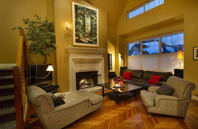 XMAS/NY avail Epic Home-Stunning Mountain Views-Private Hot tub-Ski in/out park