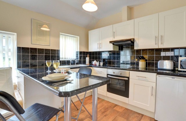 Y Bwthyn - One Bedroom House, Sleeps 2