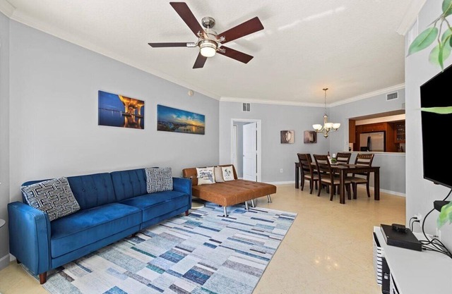 Yacht Club - Pet Friendly - Riverfront - Downtown