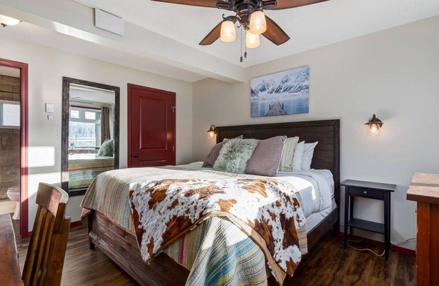 Yam 16/17 - 2 Bedroom King/Queen