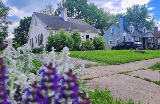 Yard & Fire Pit, BBQ Patio, Spacious Living