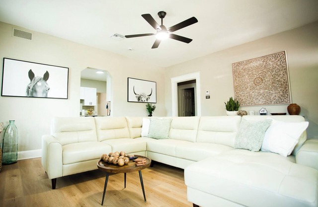 Ybor City King Beds Free Private Parking 2 miles to Downtown Tampa