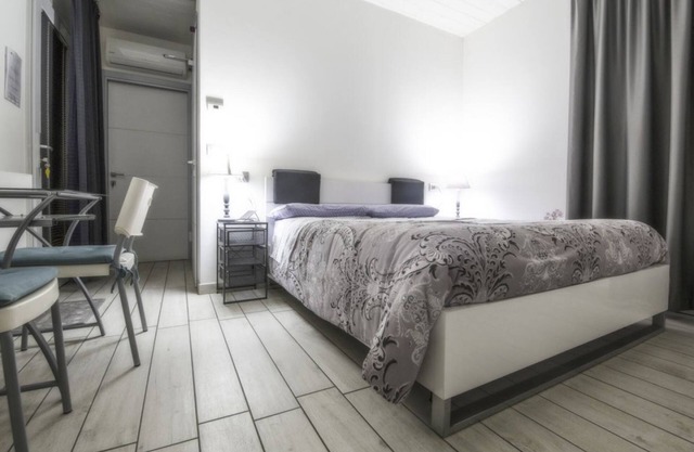 YELLOW ROOM - DOUBLE ROOM