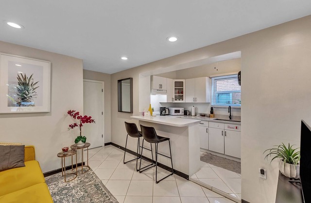 YELLOW SUNSHINE DREAM