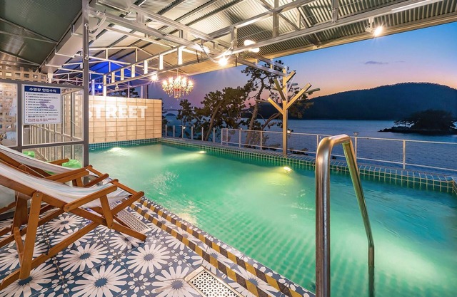 Yeosu Amofu Poolvilla