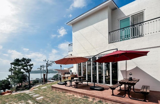 Yeosu Blooming Pension