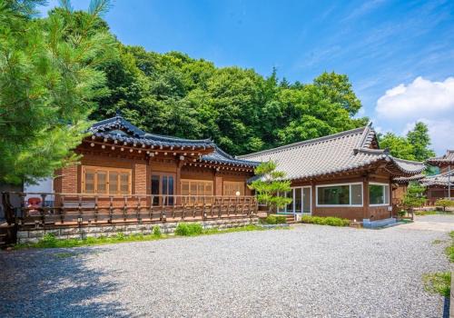 Yongin Yejik Hanok Pension