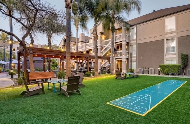 You Found it! 4 Comfortable 1BR Suites, Outdoor Swimming Pool, Pets Allowed!