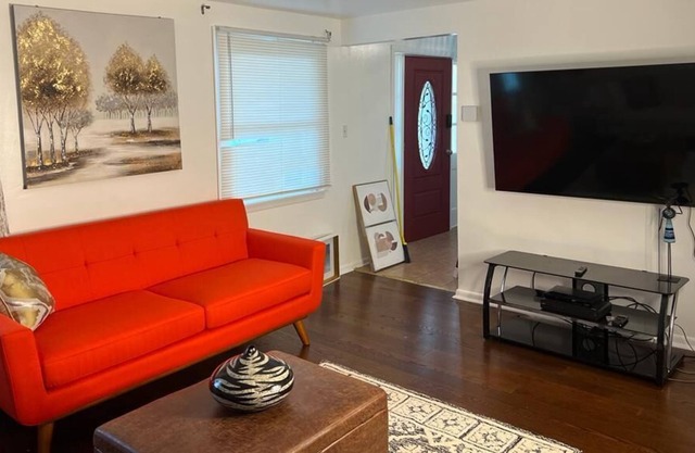 Your comfortable home with office space? Equipped kitchen and free internet
