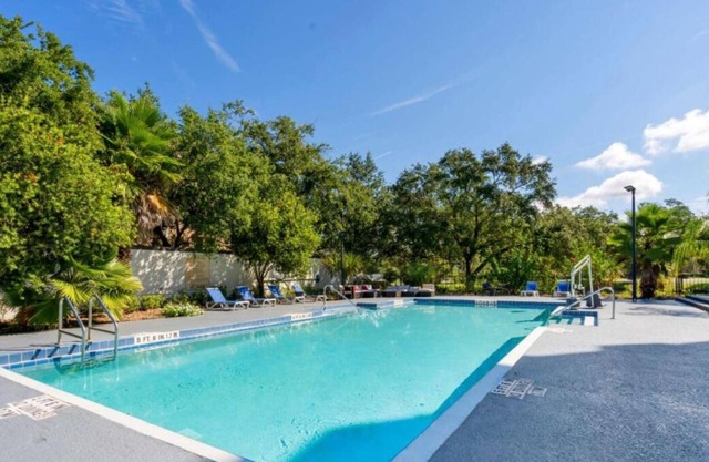 Your Home Away From Home! 3 Relaxing Units, Free Parking & Breakfast, Pool