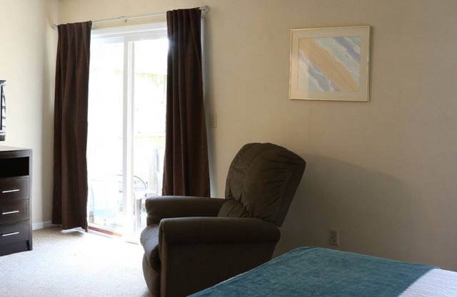 Your Morgantown 2BR Retreat for Weekend Getaway