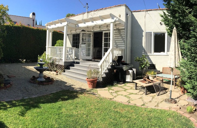 Your own 2/1 HOUSE with large GARDENS and remodeled CHEF’S KITCHEN in West LA