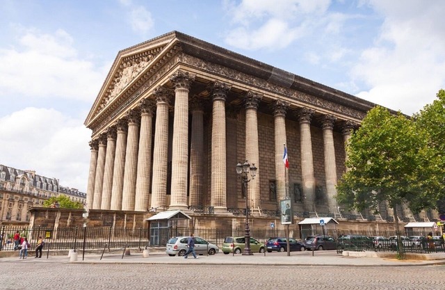 YOUR PARISIAN ESCAPE AWAITS, STEPS AWAY FROM OPERA & MADELEINE -RUE DE L'ISLY