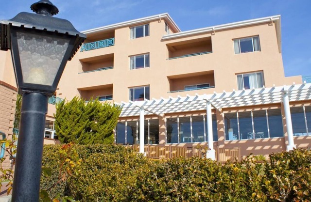 Your Relaxing Getaway Awaits! Free Parking, Onsite Swimming Pool