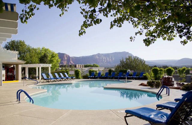 Your Scenic Escape in Sedona! 2 Spacious Units, Full Kitchen, Outdoor Pool!