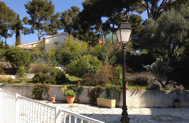 Your villa, for 2. with swimming pool in Sanary Jardin et Piscine