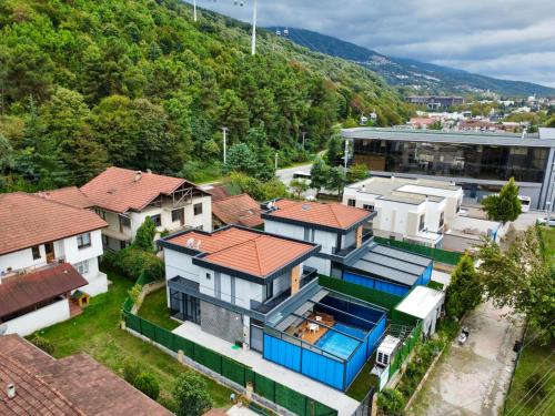 Zümrüt villaları