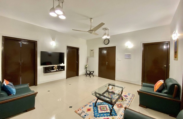 Zaha Home: Shahvar Manzil-3br apt,Bukhari Comm,DHA