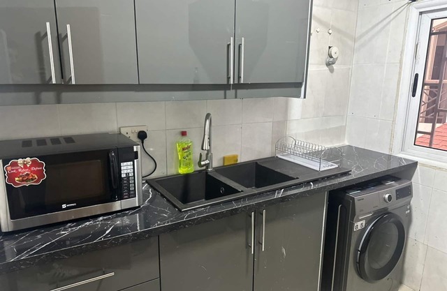 Zen 2BR in Labone, WiFi/DSTV