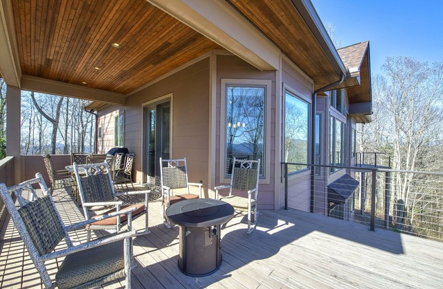 Zen Den | Peaceful Retreat Near Waynesville | Mountain Views and Fire Pit