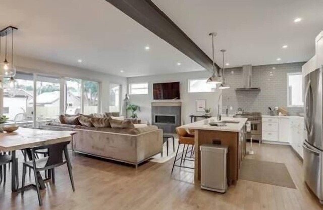 Zen Haus: Luxurious Denver Home: Hot Tub | Gym | Sauna