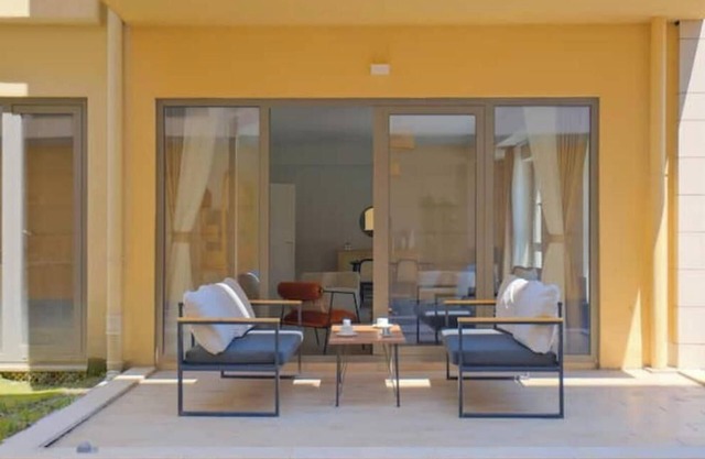 Zenith - Bright Modern 2BR/1BA Flat in the City