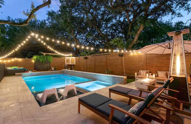 Zilker Getaway: Saltwater Pool and Walk to ACL