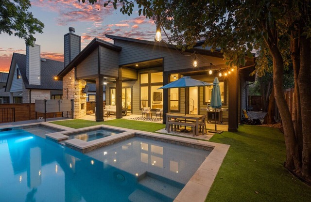 Zilker Oasis with Pool, Hot Tub, Walk to ACL