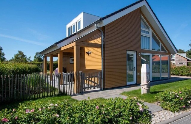 Zonnedorp 7 luxury holiday in modern villa in prime location