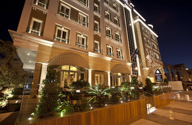 Zubarah Hotel