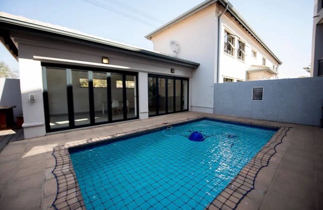 ZURIEL SPACES APARTMENT IN SANDTONnLocated in the heart of Sandton