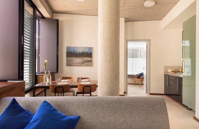 Zweifach Plus Studio