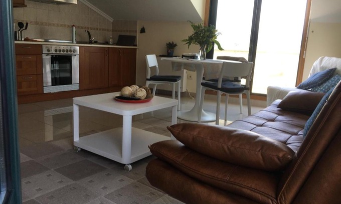 O Rosal Apartment | Ático luminoso en O Rosal