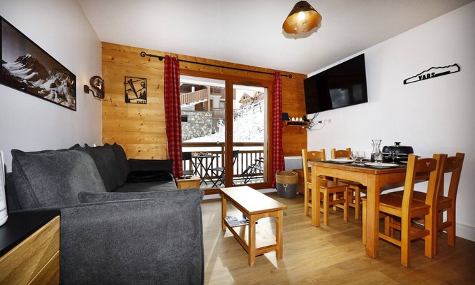 Les Claux Apartment | Évasion Montagne - Ski slopes - Swimming pool - Car park