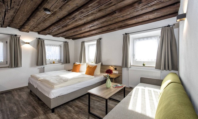 Nordwestliche Außenstadt Hotel | Übernachten in der Tenne
