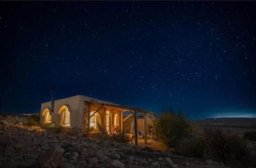 Ezuz Cabin | המצפה-אירוח מדברי עזוז